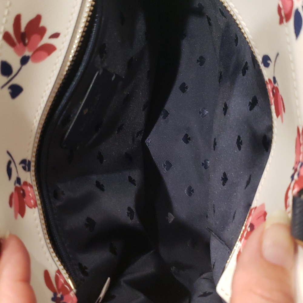 Kate Spade White/Navy/and Red Floral Satchel Size Medium - Picture 10 of 11